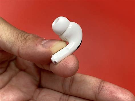 Apple AirPods Pro vs. Bose QuietComfort Earbuds: Which wireless earbuds ...