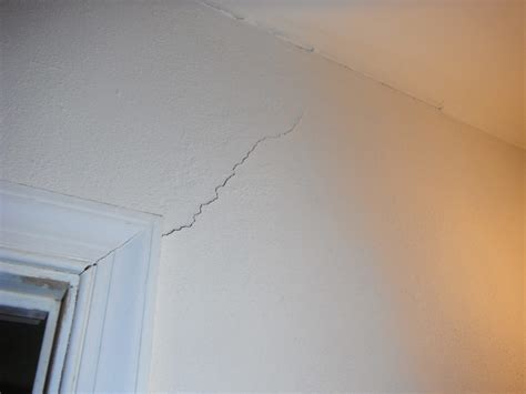 Drywall Cracks | A Common Foundation Repair Problem Sign