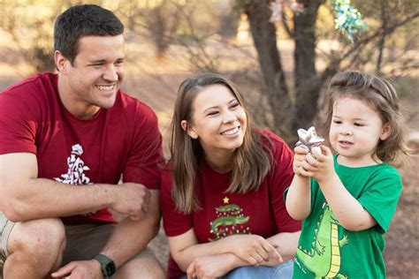 Bindi Irwin Poses for Festive Family Photos with Daughter Grace at ...