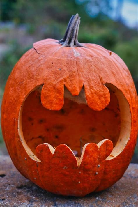 20 Easy Pumpkin Carving Ideas for Kids - Twinkl