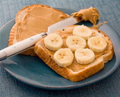 Make Peanut Butter And Banana Sandwich For Your Breakfast-Make Peanut ...