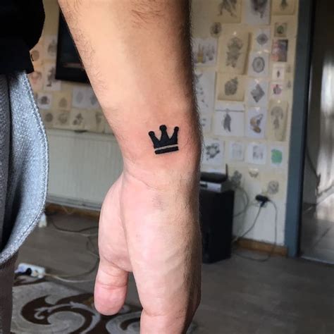 25+ Stylish Small Tattoos For Men - Wittyduck