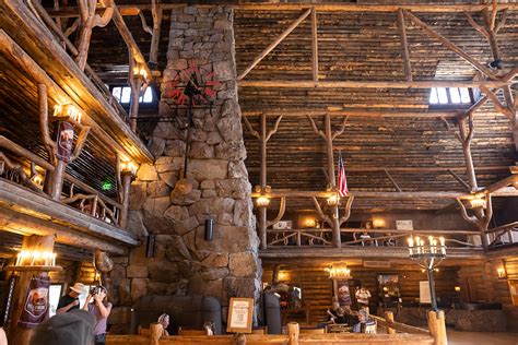 13 Best Reasons to Stay at the Old Faithful Inn in Yellowstone National ...