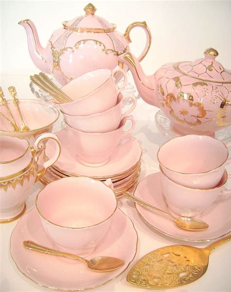 1950's Pink and gold tea-set ~ love vintage tea sets •.¸.•