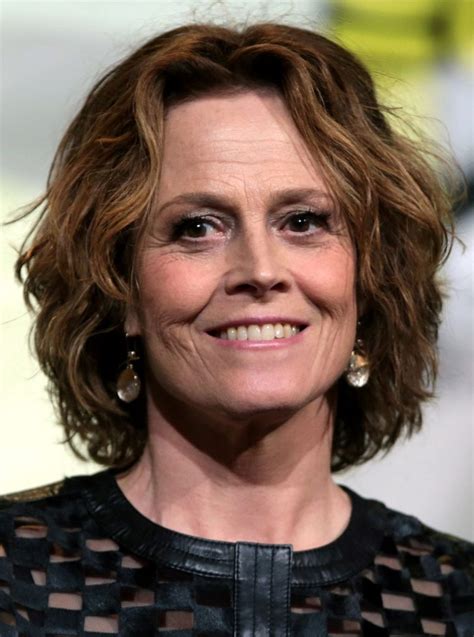 Sigourney Weaver Without Makeup - No Makeup Pictures - Makeup-Free Celebs