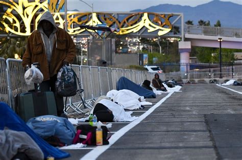 Las Vegas parking lot turned into homeless shelter amid coronavirus