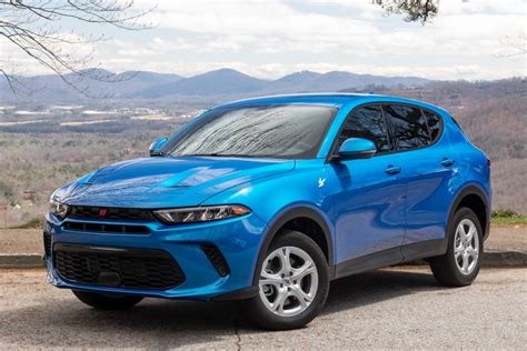 Is the 2023-24 Dodge Hornet a Good SUV? 5 Pros and 4 Cons | Cars.com