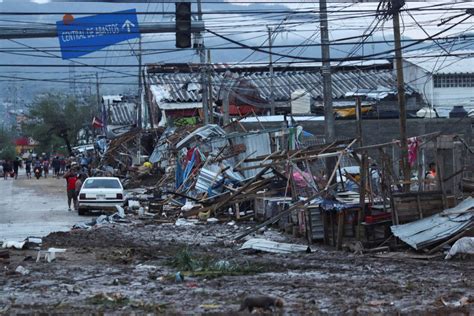 Hurricane Otis pummels Mexico's Acapulco, cutting off famous beach resort