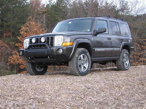 Jeep Commander Lift Kit: 2.25" Jeep Commander Lift Kit