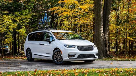 2023 Chrysler Pacifica Road Tripper Package | Flagler Chrysler Dodge ...