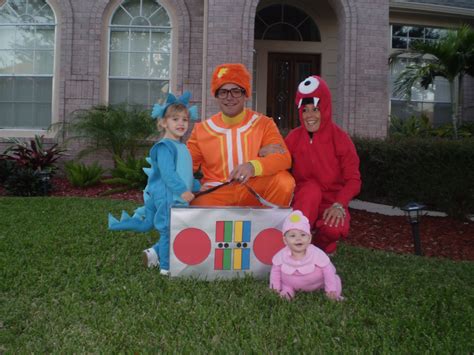 Yo Gabba Gabba Family Costume | Family halloween costumes, Cute baby ...