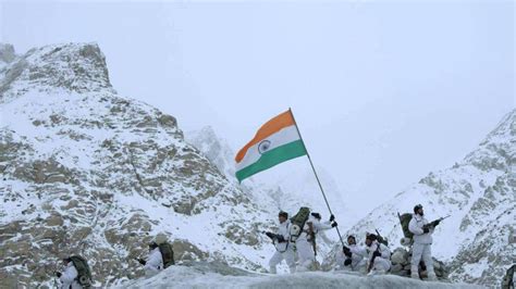 Indian Soldiers With Flag On Snow Covered Mountain HD Indian Army ...