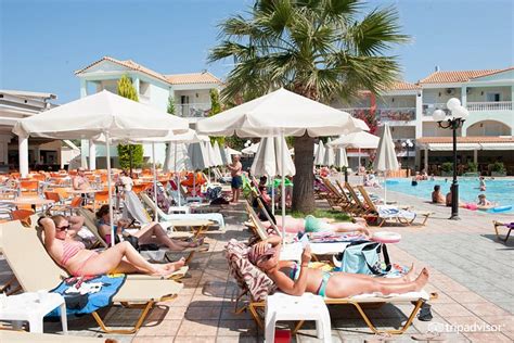 Planos Bay Hotel Pool: Pictures & Reviews - Tripadvisor