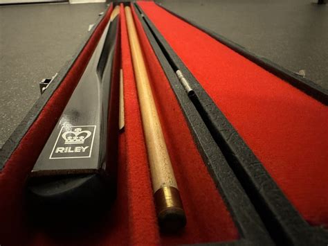 SNOOKER CUE RILEY TERRY GRIFFITHS TWO PIECE WITH CASE | eBay