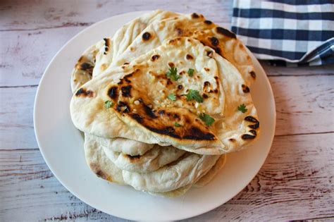 Homemade Naan / Tandoori Roti: Easy, Fluffy Flatbread