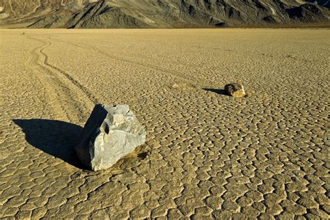 Mystery of Death Valley's 'Sailing Stones' Solved | Live Science