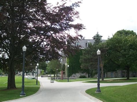 Queen's University Campus, Parks, Area Neighborhoods - Great Runs