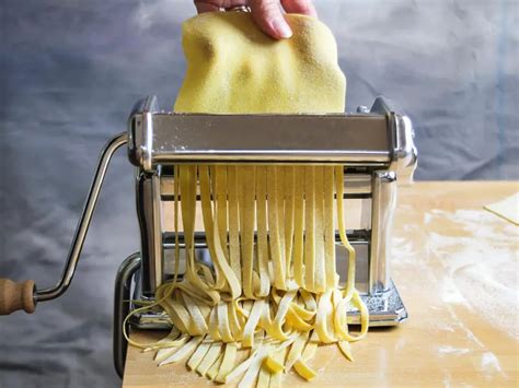 How To Use Pasta Maker: Steps With Pictures