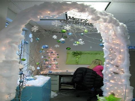 Office Cubicle Christmas Decorating Ideas