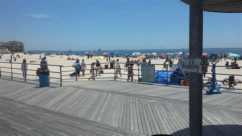 Connecticut's Best Public Beach - Explore New London