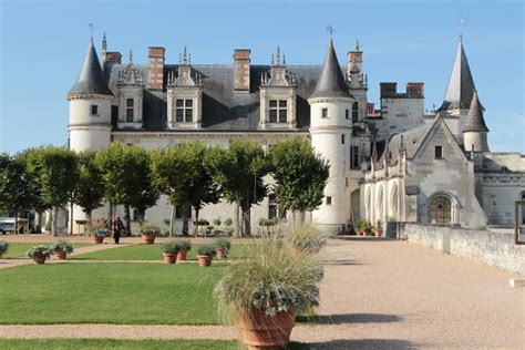 Chateau Amboise, a charming chateau and garden in the Loire valley