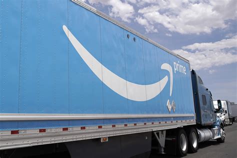 Amazon Prime Truck - Amazon Has A New Fleet Of Branded Trucks - Page 1 ...