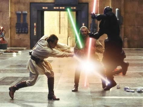 Obi-Wan Kenobi and Qui-Gon Jinn fight against Darth Maul. (Episode I ...