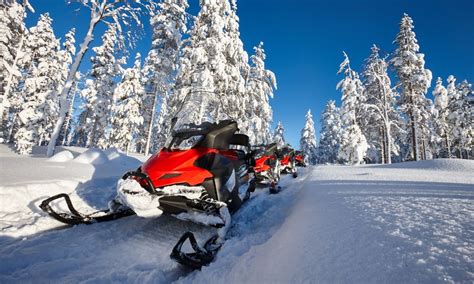 4 Ways To Be Safe on Snowmobile Racing Trails | Peakboys