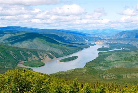 Meet the Pioneering Paddlers of the Yukon River Quest, the Epic 715km ...