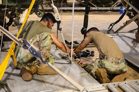 U.S. Army Parachute Riggers conduct rigging operations | Article | The ...