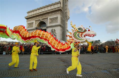 Chinese New Year Traditions ‑ Food, Customs & Superstitions