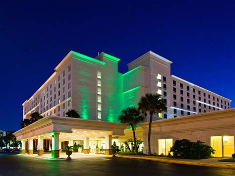 Holiday Inn Hotel & Suites Across From Universal Orlando Hotel by IHG