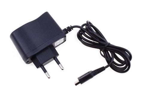 NEON Mains charger for Nintendo DSI XL / DSI / 3DS (EU 2-pin plug)