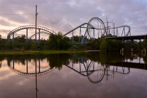 Exploring abandoned theme park: Six Flags New Orleans - Brunette at Sunset