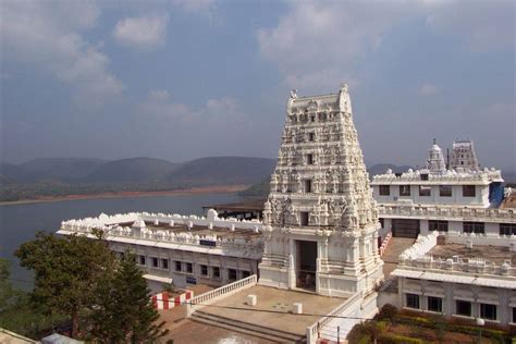 Annavaram Temple - Satyanarayana Swamy - Wordzz