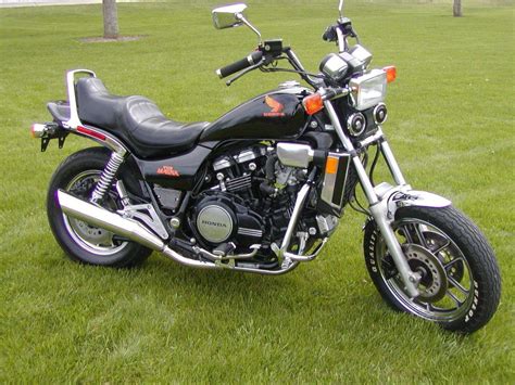 1984 Honda Magna V65 | Bike-urious