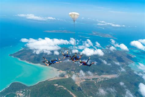 Skydive Airlie Beach | 15,000 ft Tandem Skydive | Backpacker Deals