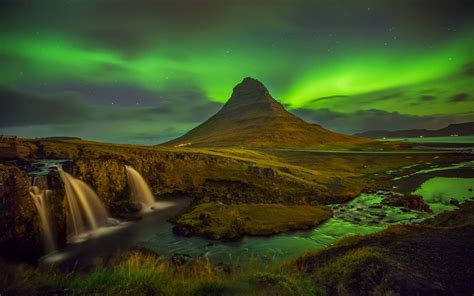 3840x2400 Resolution Aurora Borealis and Mountain UHD 4K 3840x2400 ...