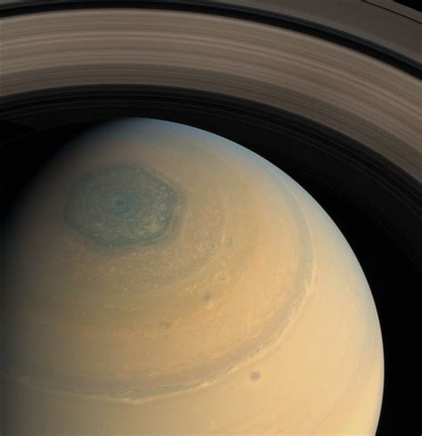 Saturn’s hexagonal North Pole storm. : r/oddlysatisfying