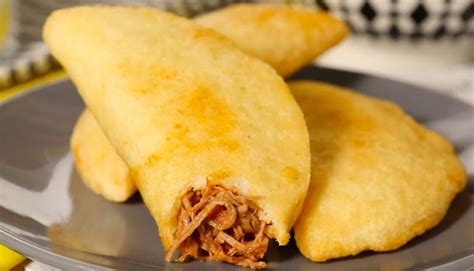 Shredded Beef Empanadas 【 Venezuelan Easy Recipe