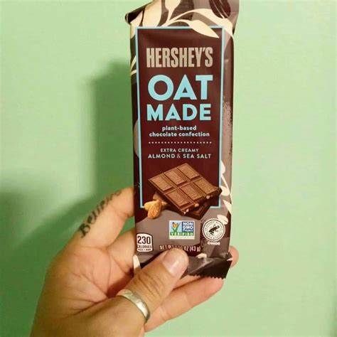 New Hershey's Oat Milk Chocolate Bars—Spotted & 100% Vegan!