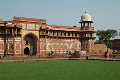 Agra Fort Historical Facts and Pictures | The History Hub