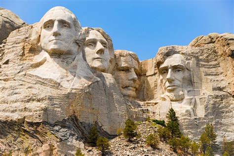 Famous Landmarks Faces