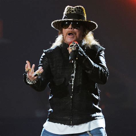 Axl Rose tried to comfort Lisa Marie Presley over the suicide death of ...