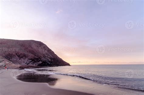 Ocean view during sunset 16733970 Stock Photo at Vecteezy