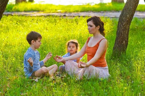 Meditation For Children: The Benefits For Growth | Iswari