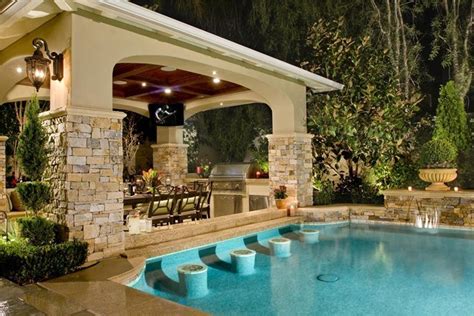 20 Gorgeous Poolside Outdoor Kitchen Designs