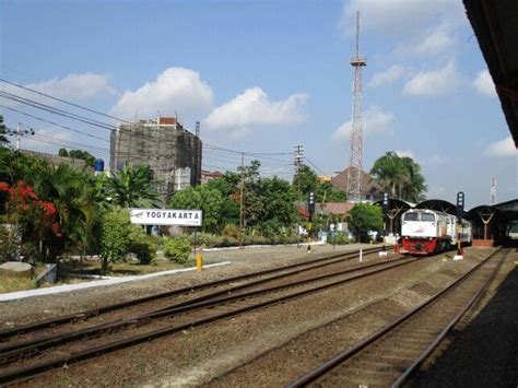 Stasiun Tugu Yogyakarta | Yogyakarta, Fair grounds, Grounds