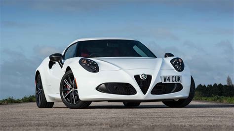 2017 Alfa Romeo 4C Review