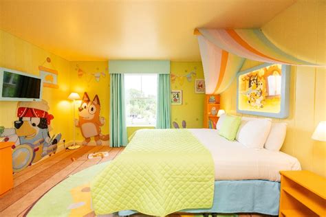 Alton Towers gives first peek of world’s first Bluey themed hotel room ...